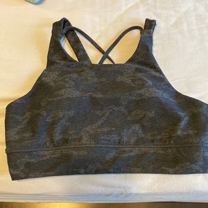 Vuori sports bra
